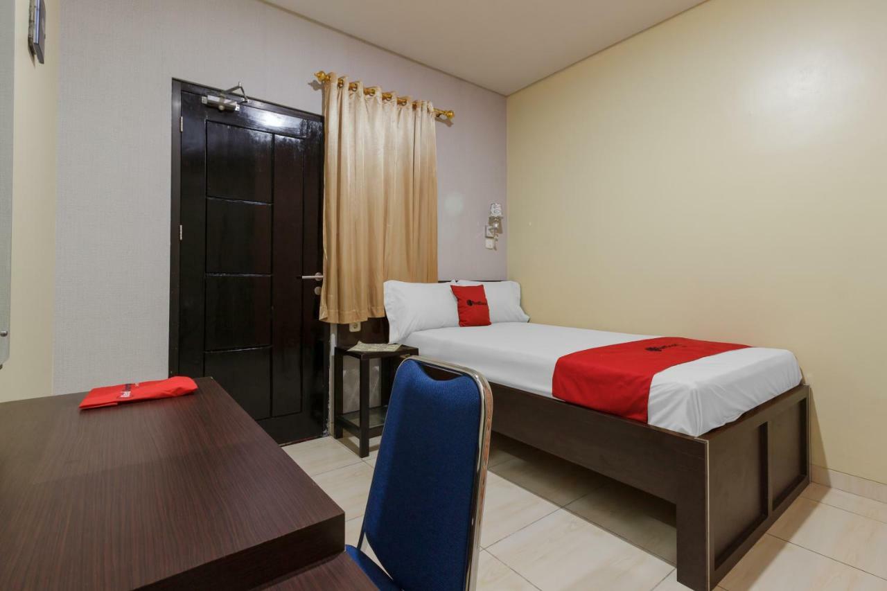 Reddoorz Plus Near Pantai Malalayang Manado Hotel Buitenkant foto